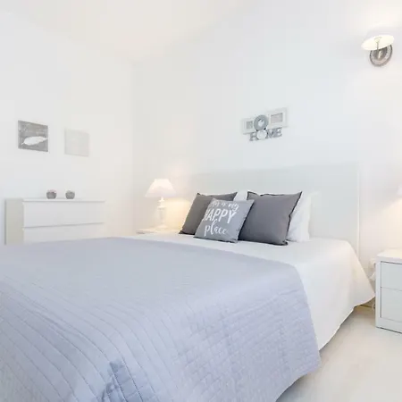 Litoral Mar Dream 17, Front, Free Wi-fi, Private Parking, Pool