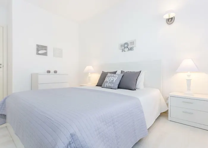 Litoral Mar Dream 17, Front, Free Wi-fi, Private Parking, Pool